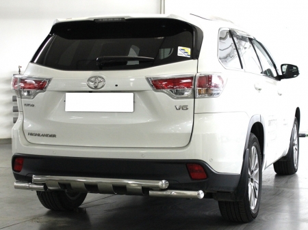 Toyota Highlander 2014-наст.вр.-Защита заднего бампера d-60 с накладками